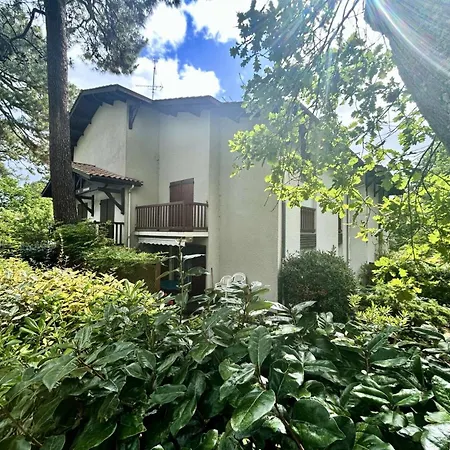 Résidence Le Parc - 2 à 300m De La – Pereire Mae-9444